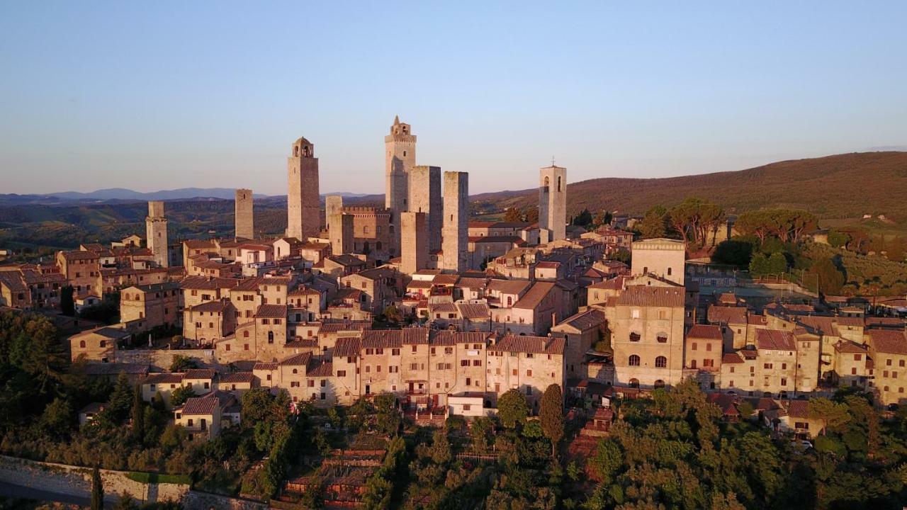 Castello Di Fulignano Soarzio Panoramic Apartment Сан Джиминяно Екстериор снимка